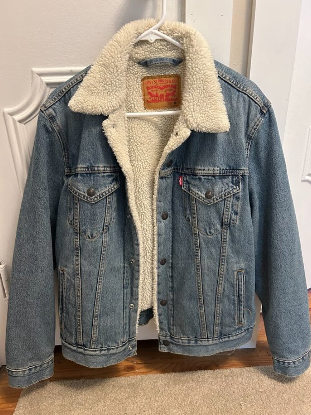 Levi's 2019 Sherpa Trucker Jacket 90s Style Denim Medium